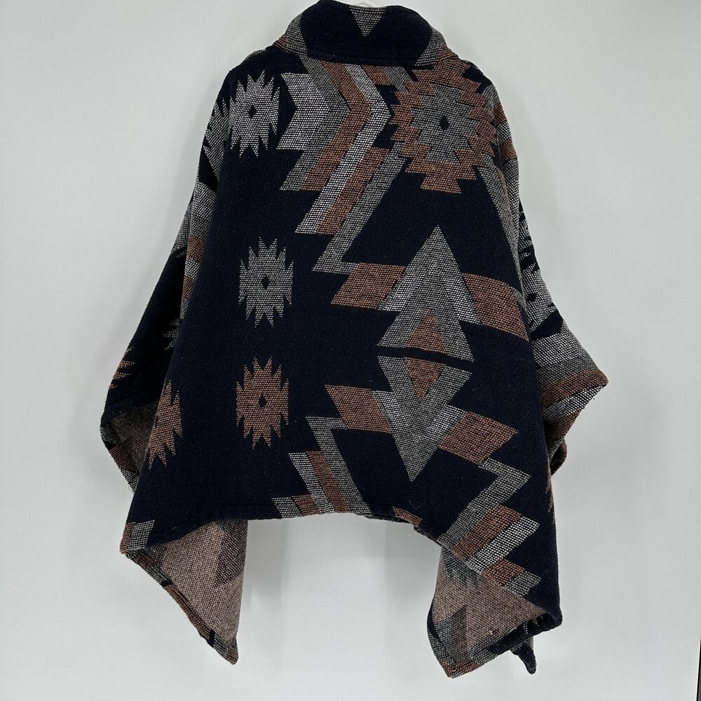Thread & Supply Poncho Womens XS/S Button Front Aztec Western Cape Shawl Ruana - Picture 10 of 11
